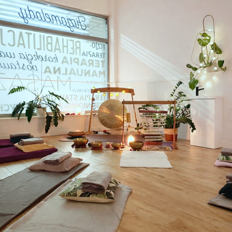 Sesje relaksacyjne z misami terapeutycznymi, koncerty relaksacyjne
